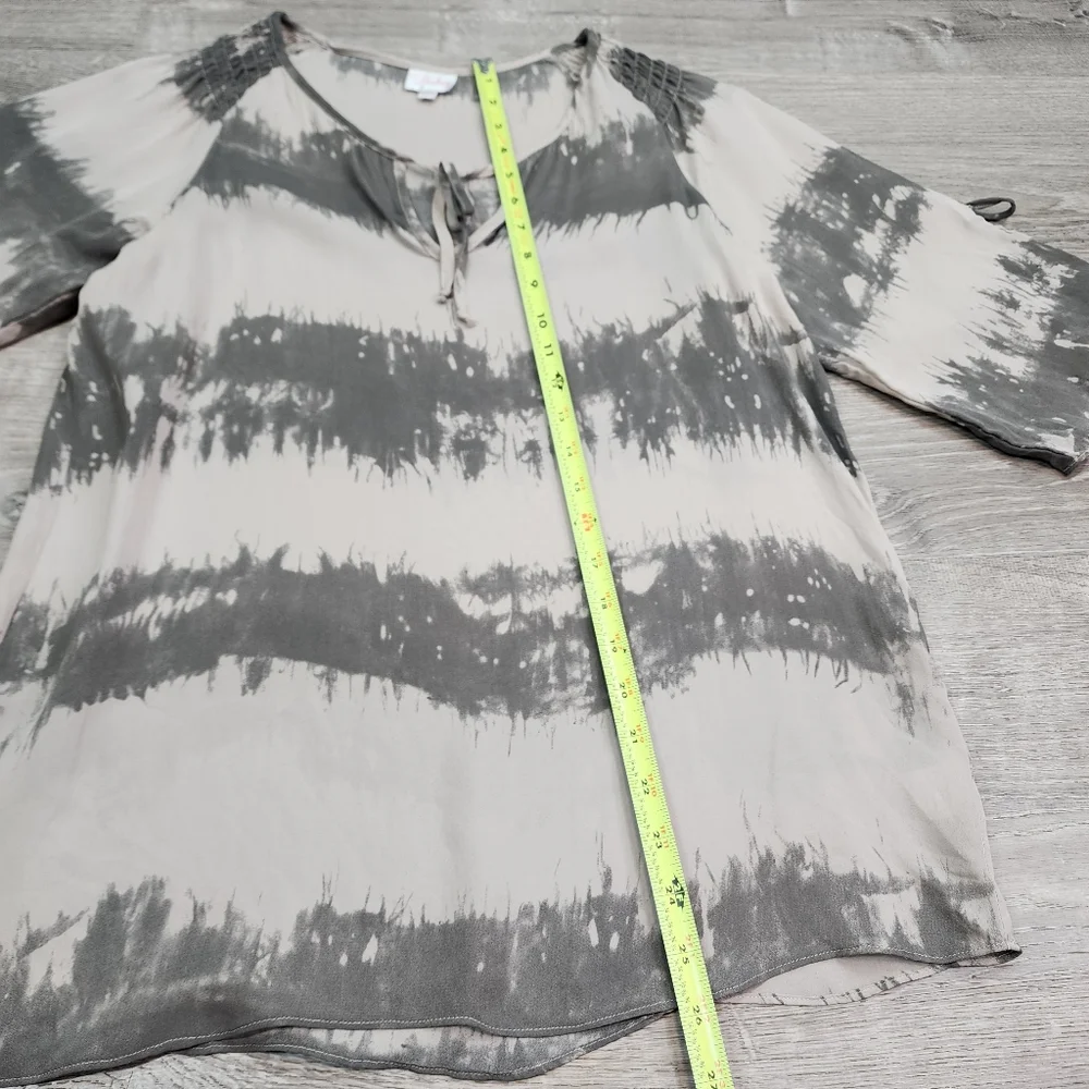 PARKER Silk Beige Green Short Sleeve Top Keyhole Blouse Size Large - Picture 6 of 12